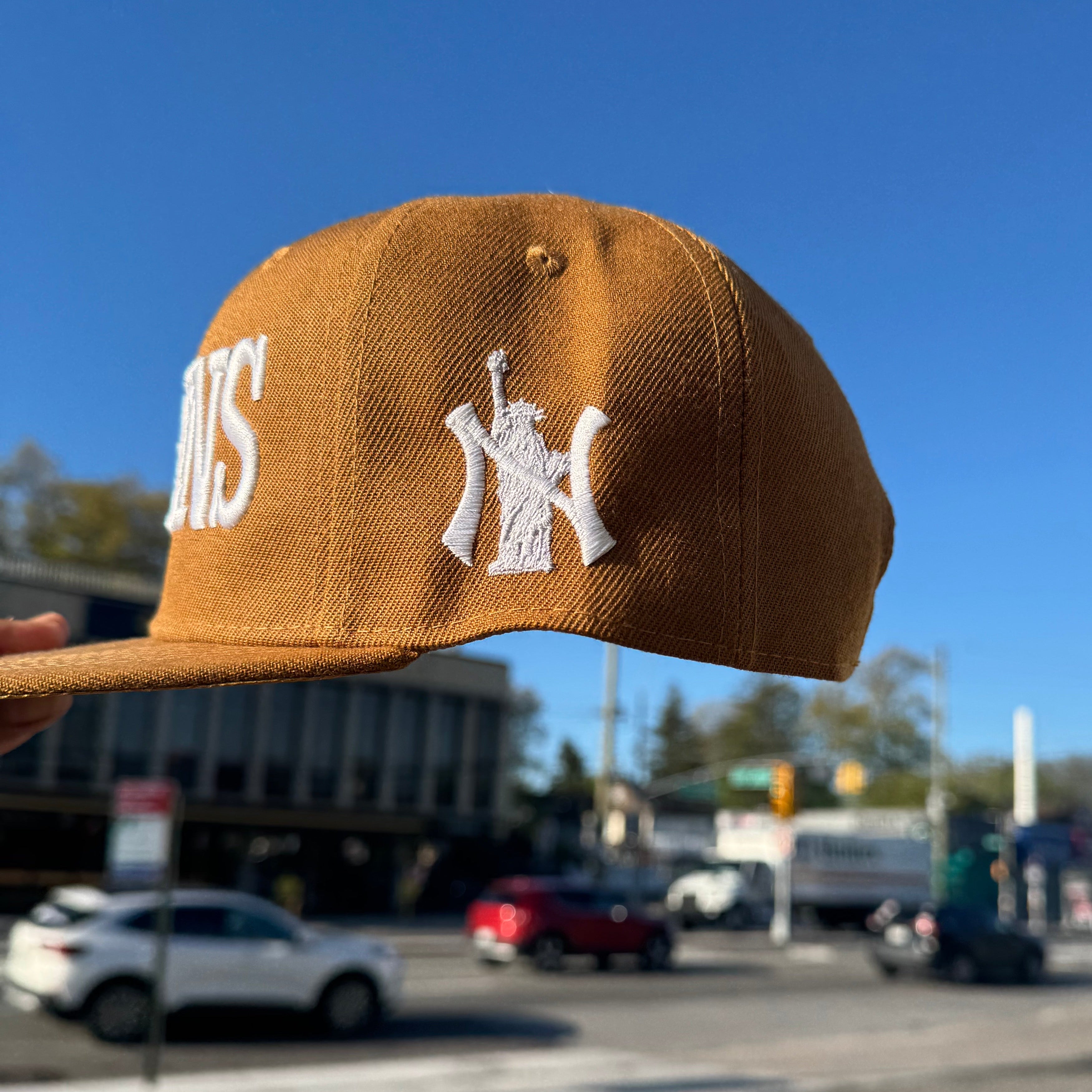 QUEENS NYC PRODUCERPLUG TAN SNAP BACK